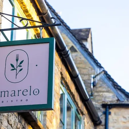 Amarelo Apartment, Central Charlbury, 1 Super King Bed Exterior foto