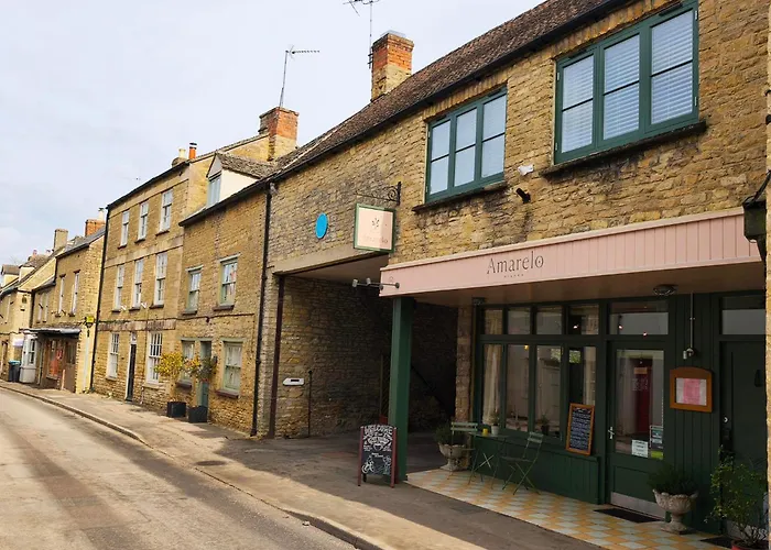 Amarelo Apartment, Central Charlbury, 1 Super King Bed