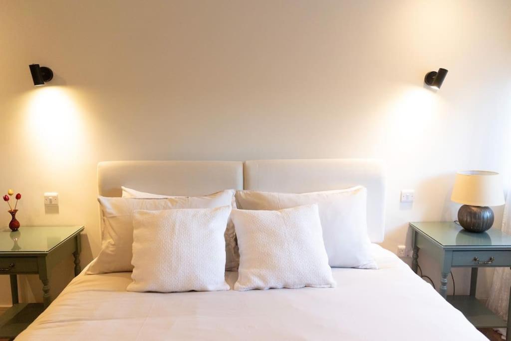 Amarelo Apartment, Charlbury, 1 Super King Bed