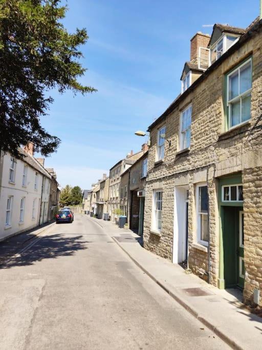 Apartment Amarelo Apartment, Charlbury, 1 Super King Bed *